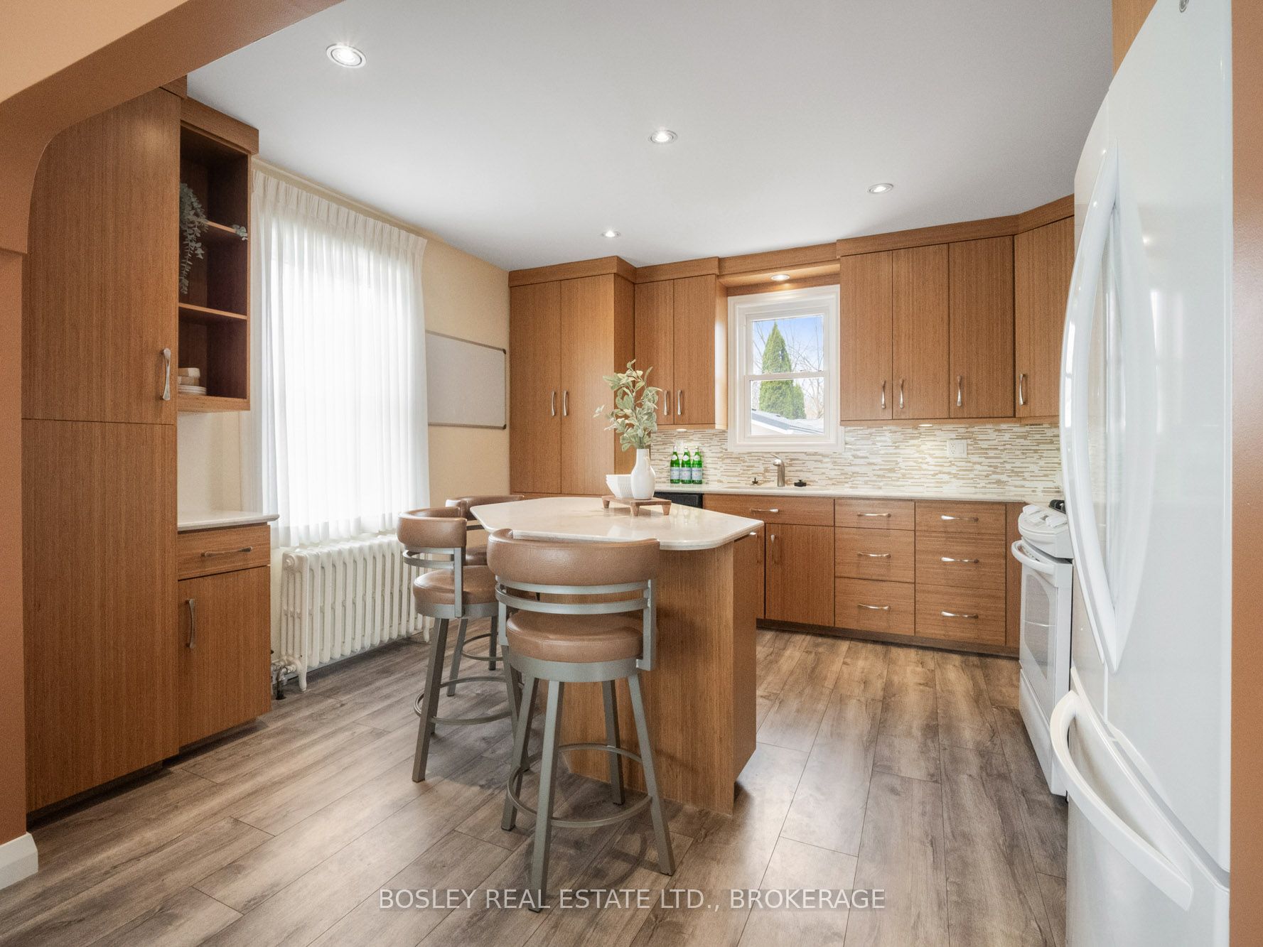 257 Lakeshore Road Property Photo 10