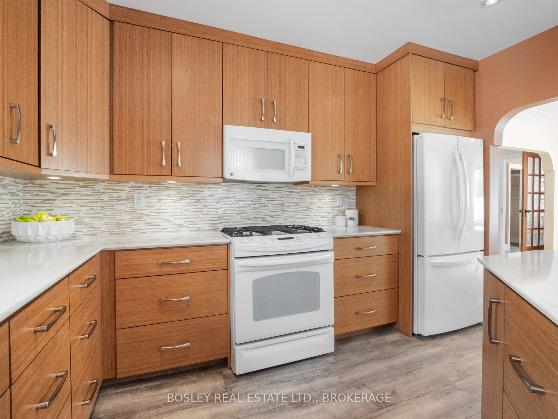 257 Lakeshore Road Property Photo 12