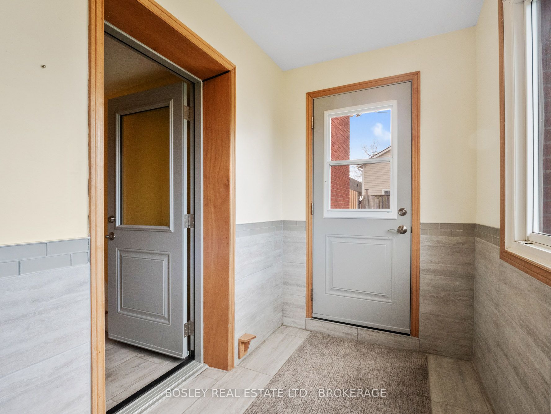 257 Lakeshore Road Property Photo 20