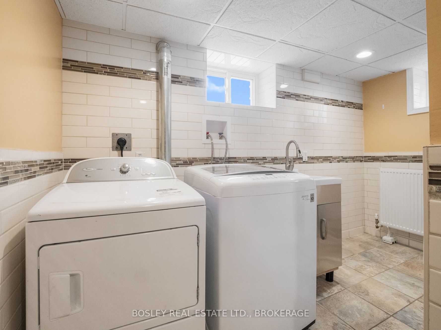 257 Lakeshore Road Property Photo 26