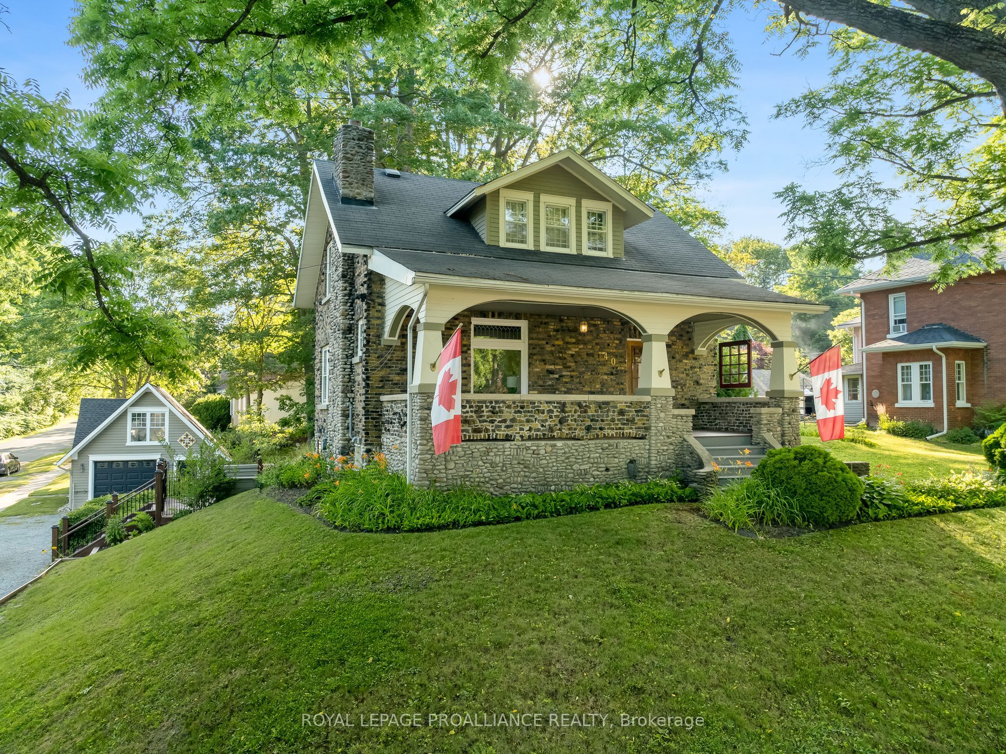 40 Pine Street S Property Photo 1