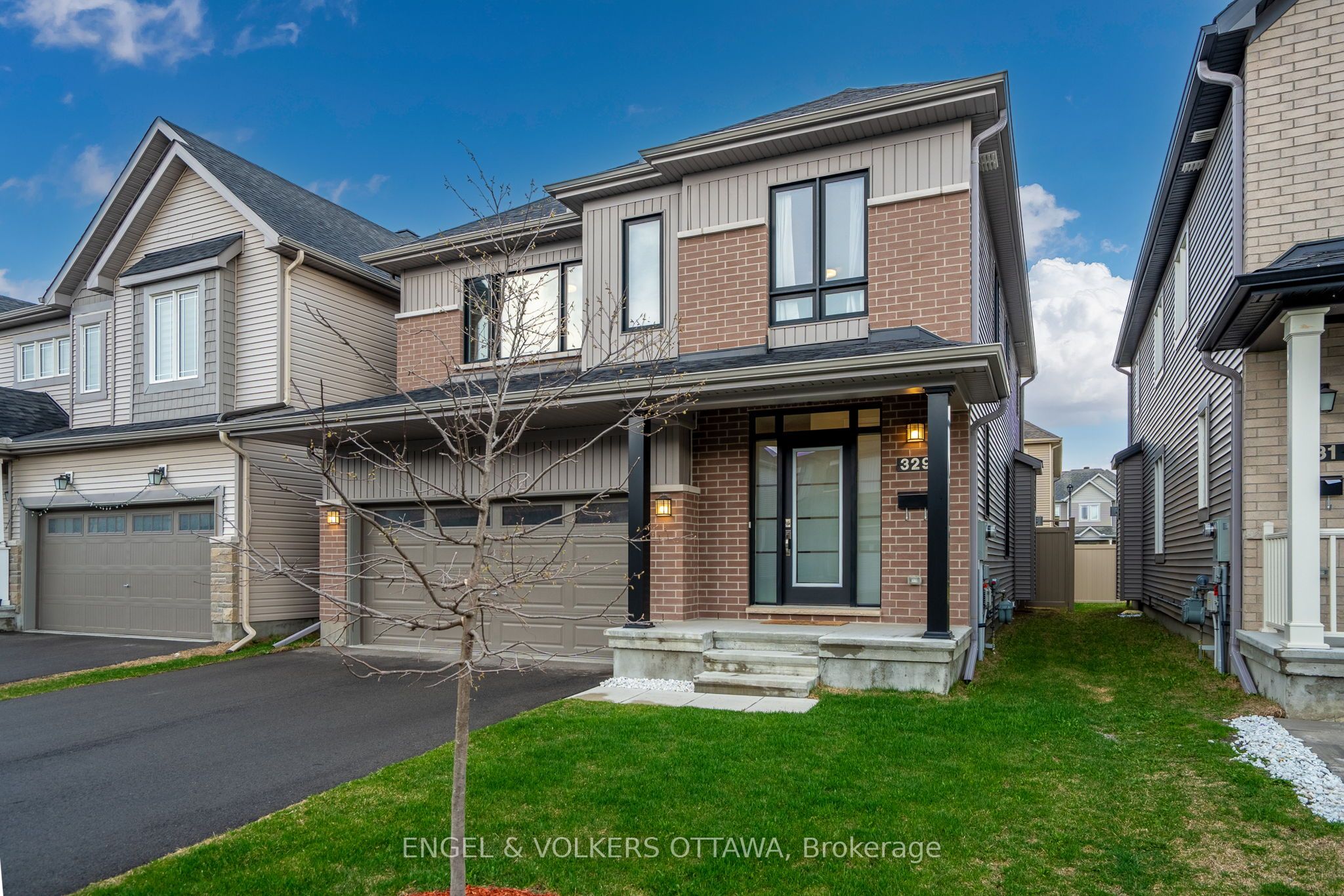 329 Finial Way Property Photo 3