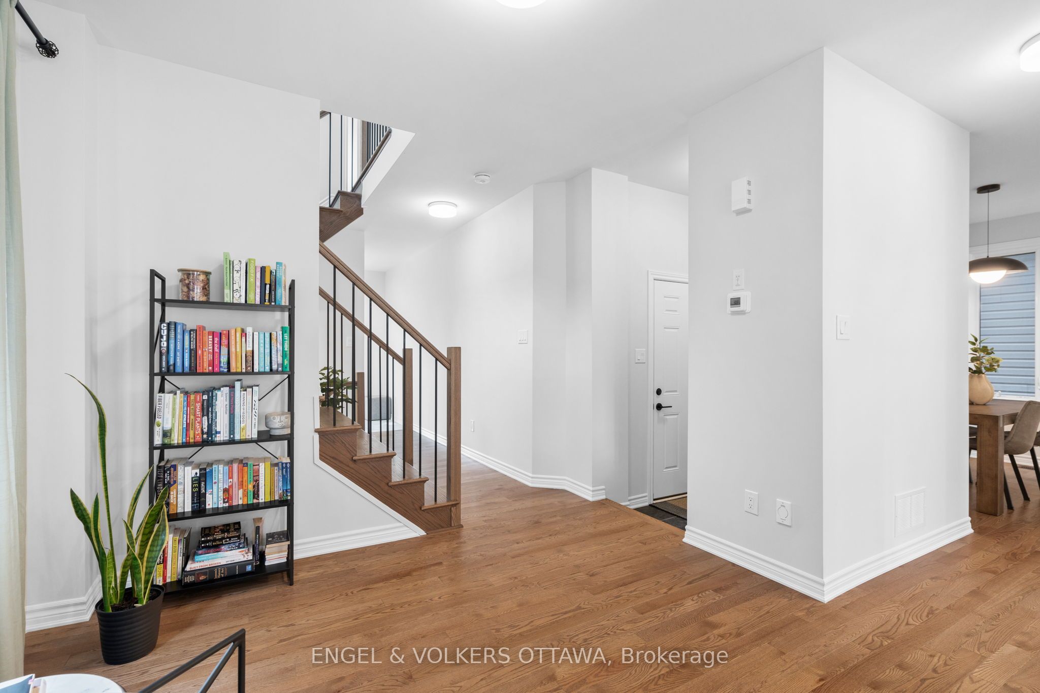 329 Finial Way Property Photo 8