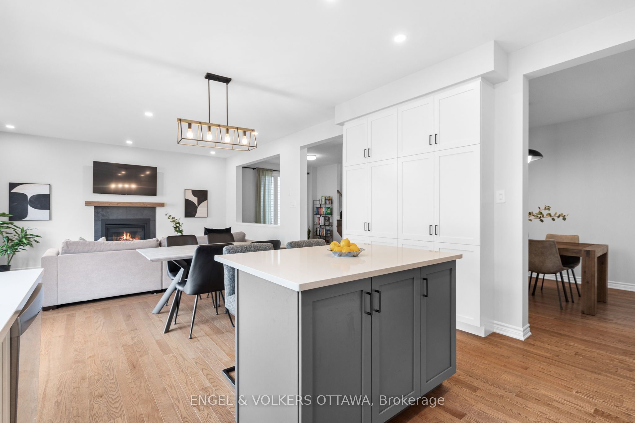 329 Finial Way Property Photo 14
