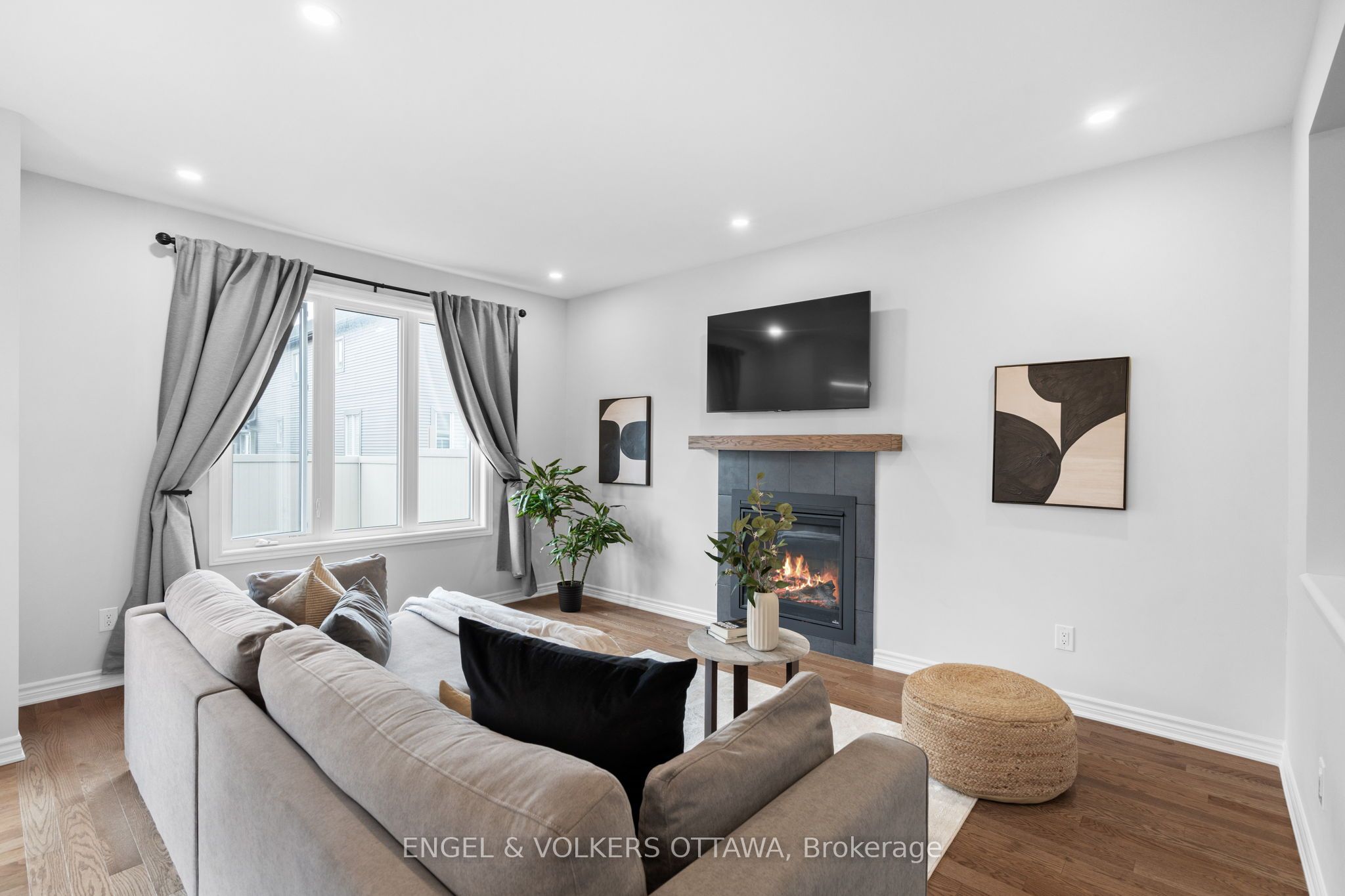 329 Finial Way Property Photo 17