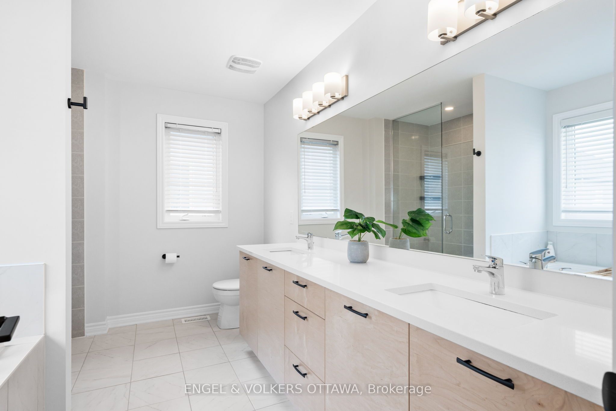 329 Finial Way Property Photo 26