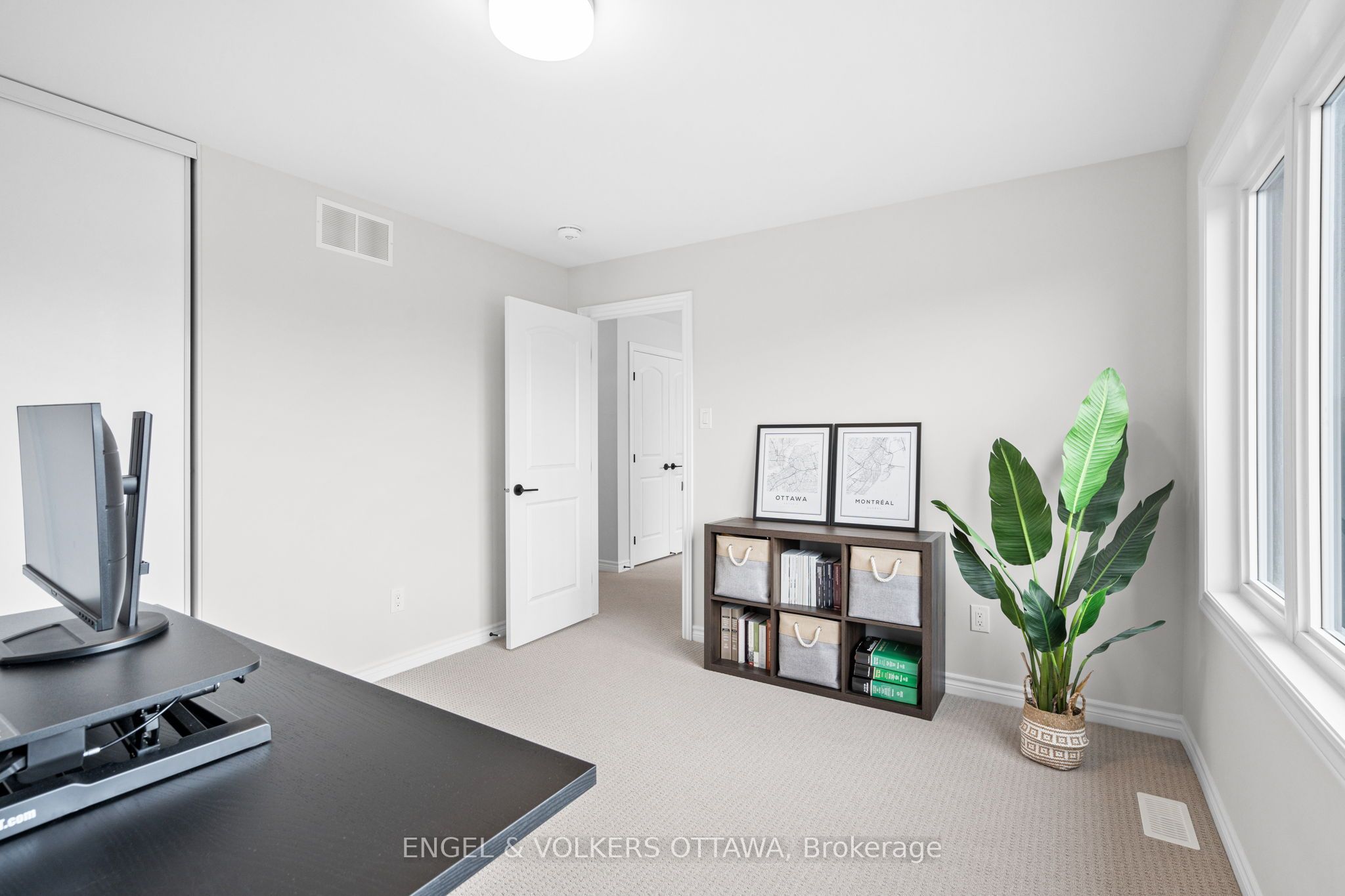 329 Finial Way Property Photo 32