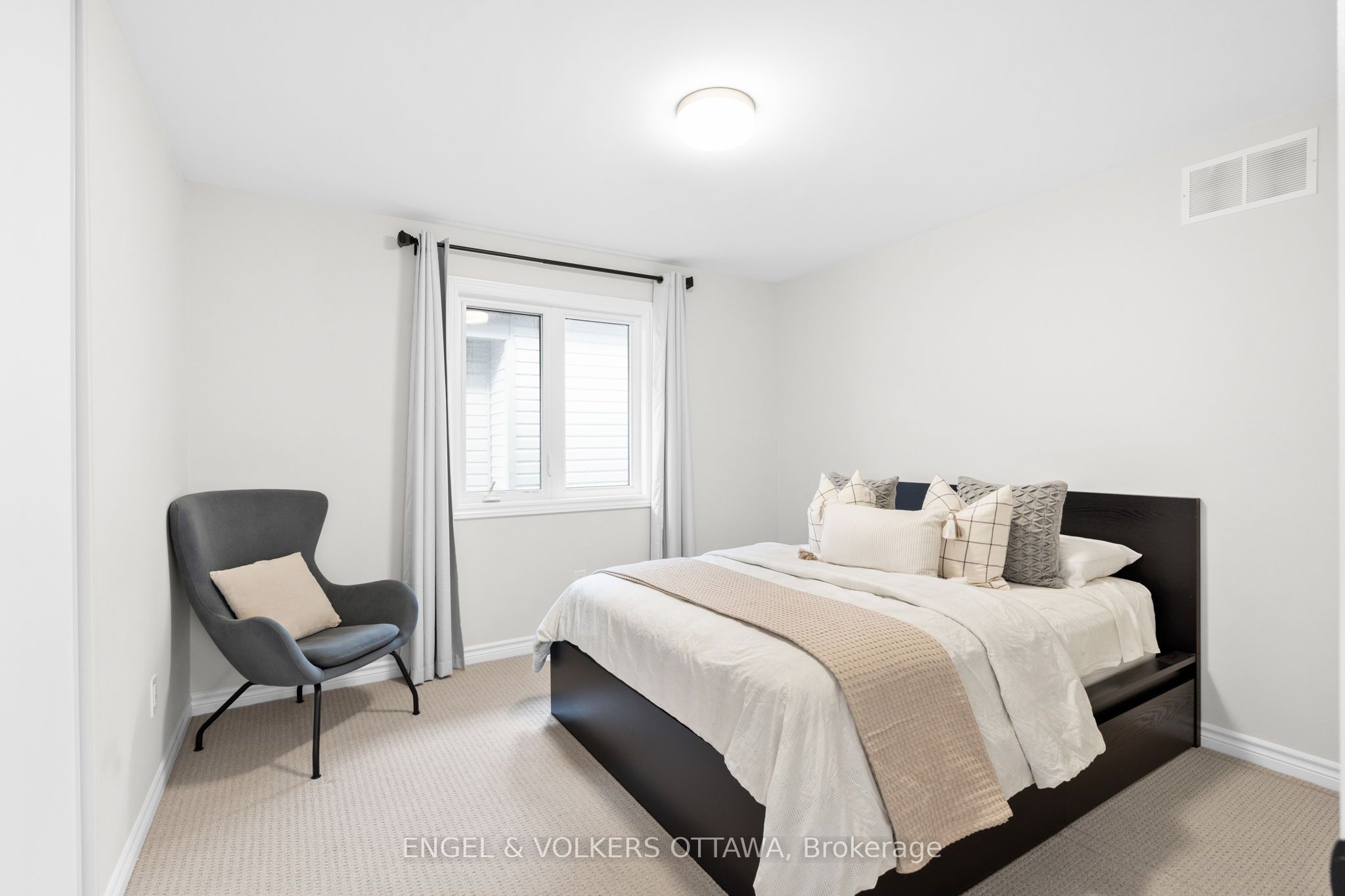 329 Finial Way Property Photo 33