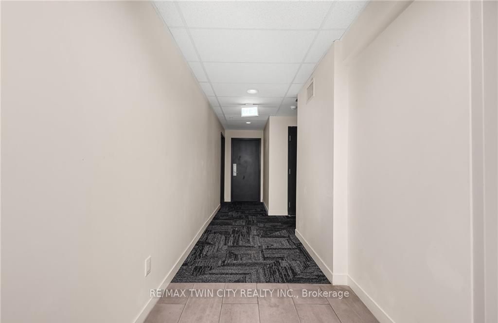 128 King Street 807 Property Photo 5