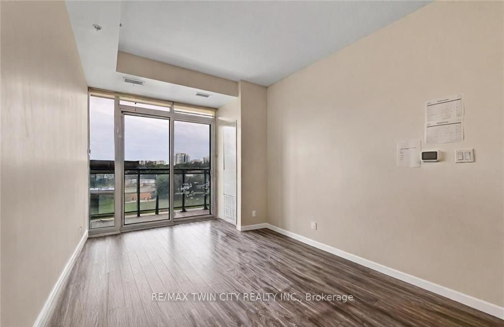 128 King Street 807 Property Photo 13