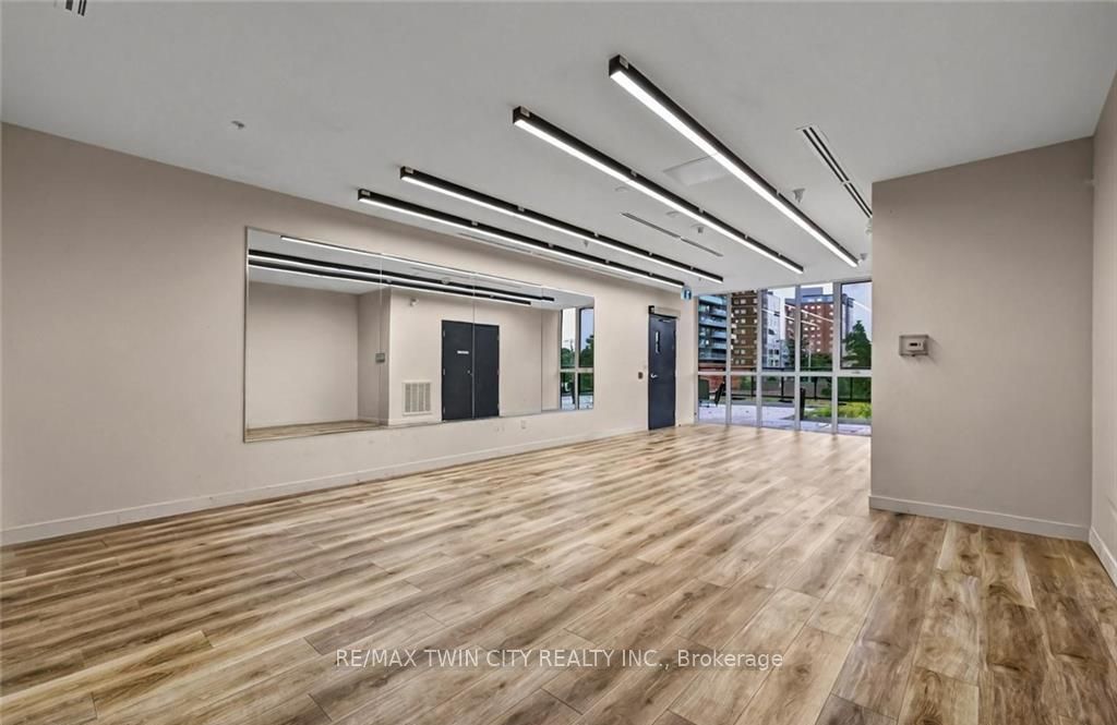 128 King Street 807 Property Photo 21