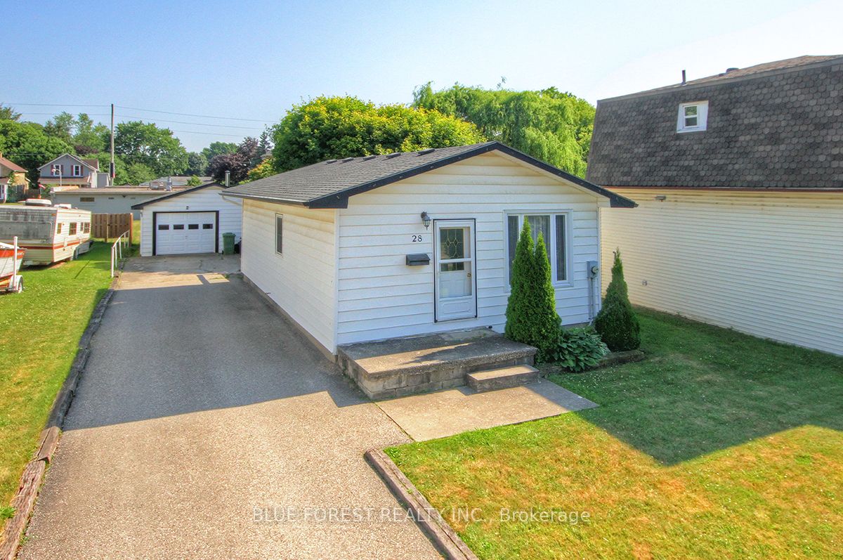 28 Mary Street E Property Photo 1