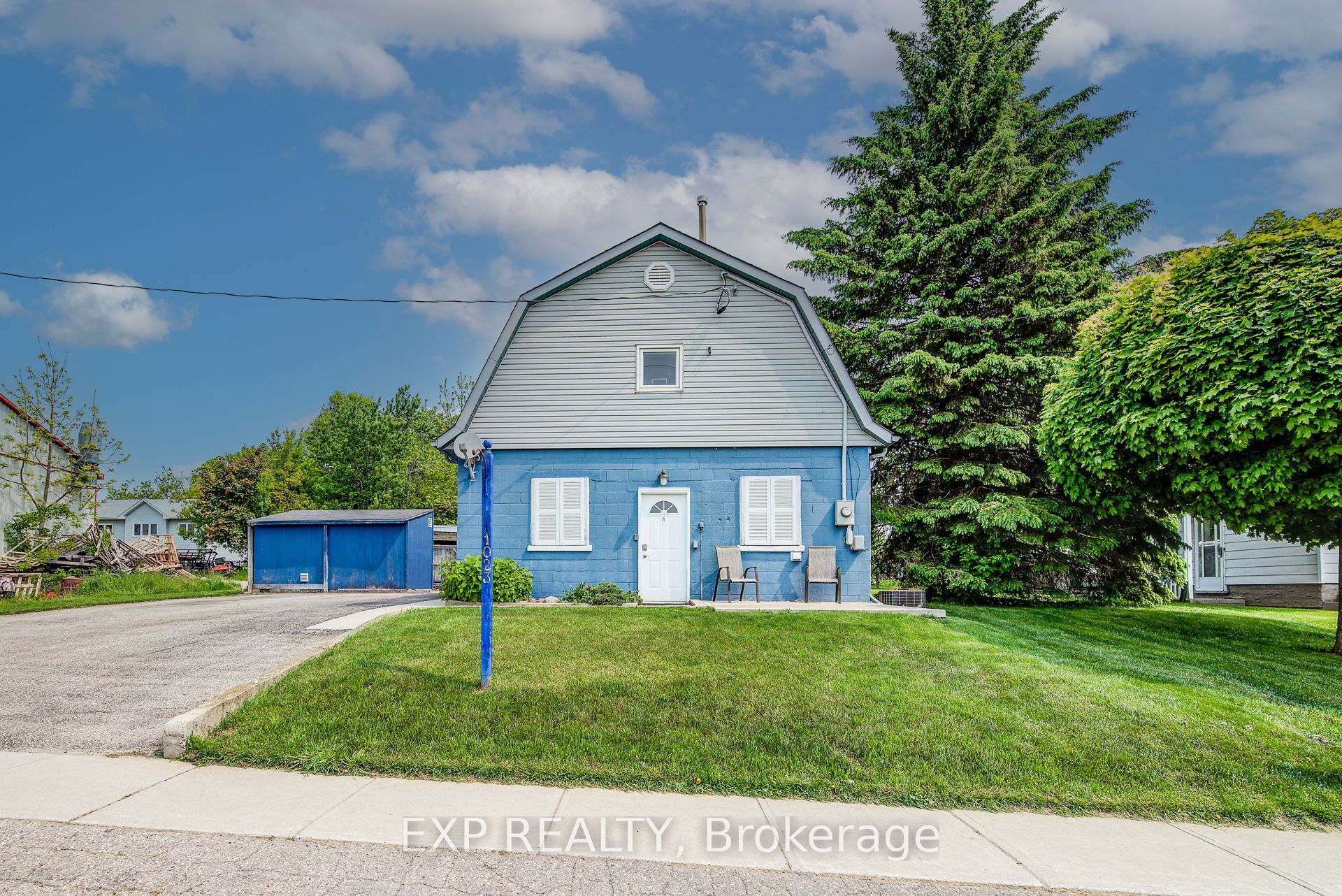 1023 Maple Leaf Street Property Photo 2