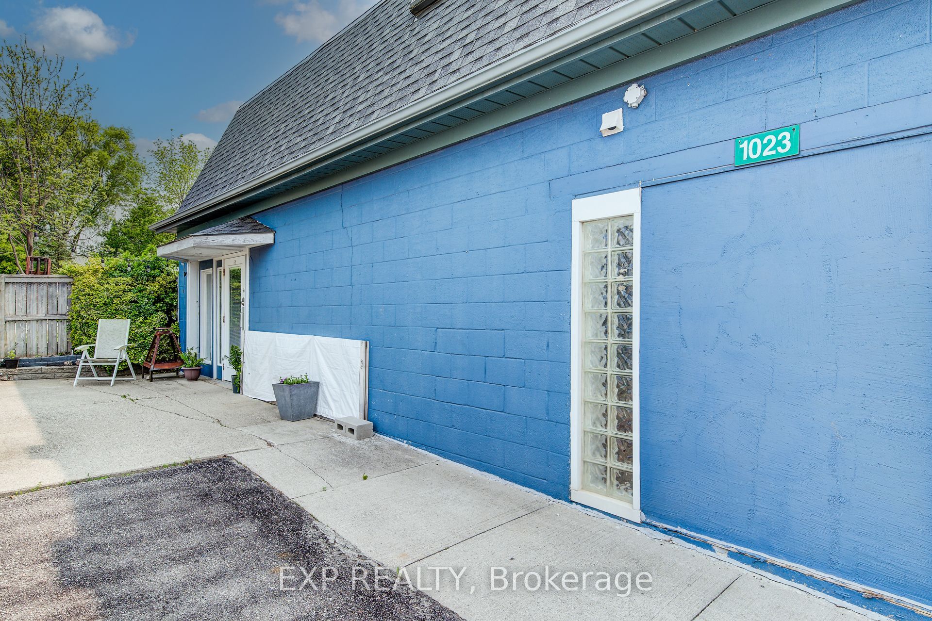 1023 Maple Leaf Street Property Photo 5