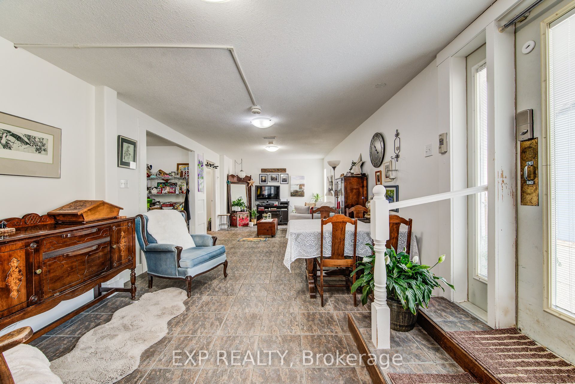 1023 Maple Leaf Street Property Photo 9