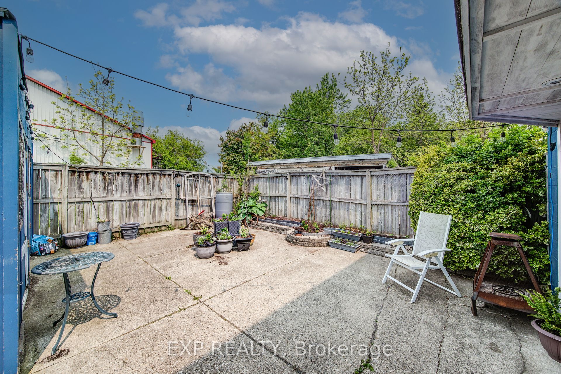 1023 Maple Leaf Street Property Photo 12