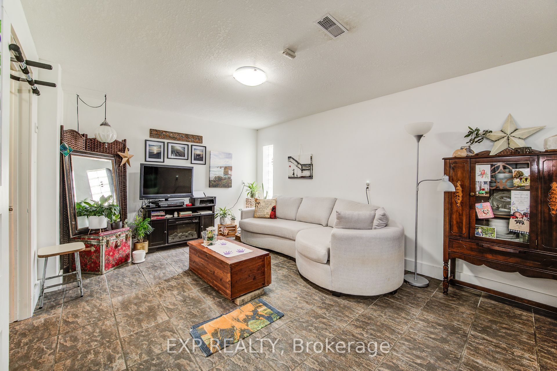 1023 Maple Leaf Street Property Photo 13