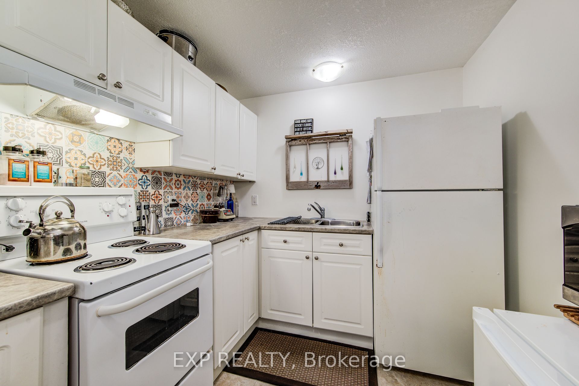 1023 Maple Leaf Street Property Photo 16