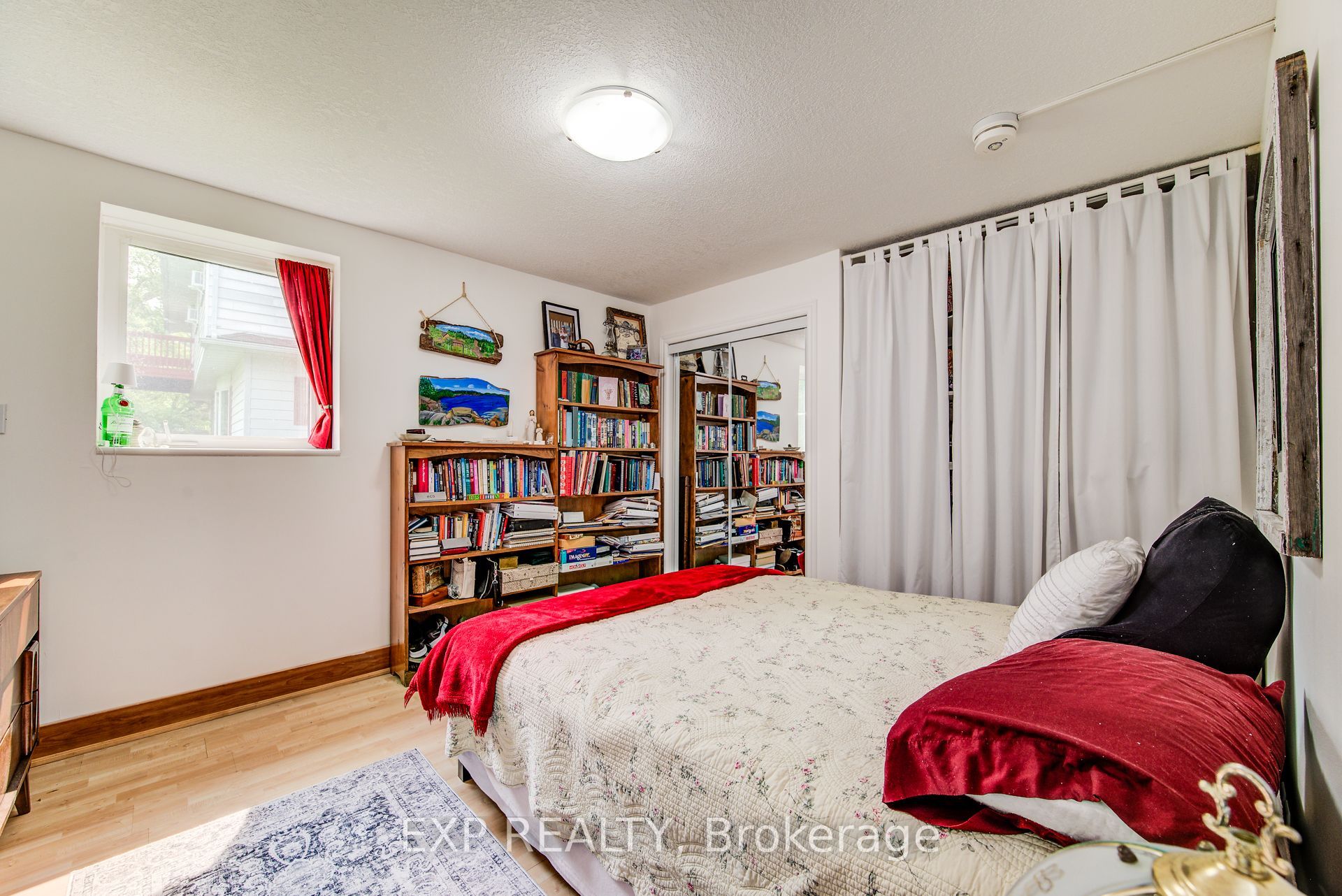 1023 Maple Leaf Street Property Photo 18