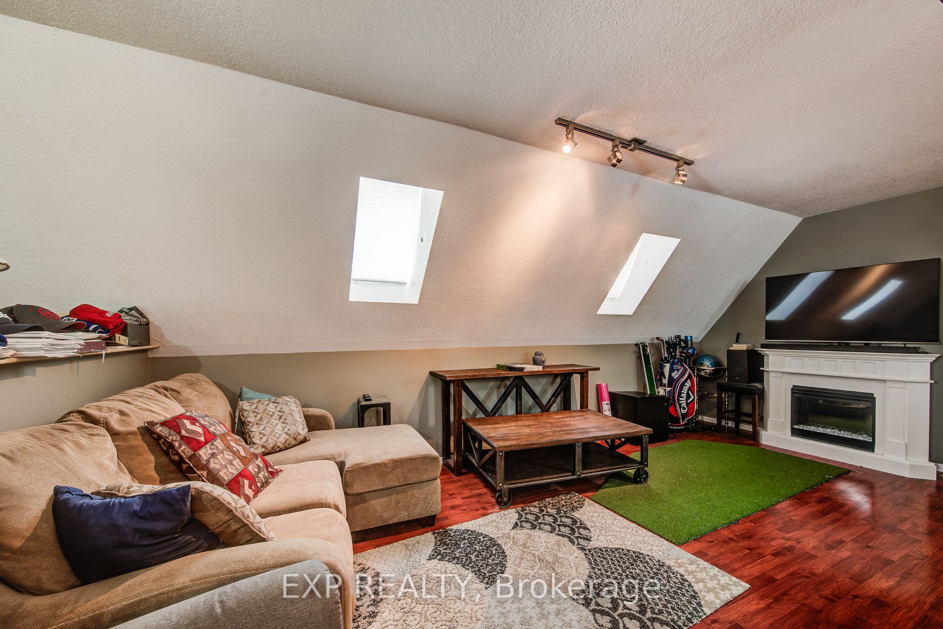 1023 Maple Leaf Street Property Photo 25