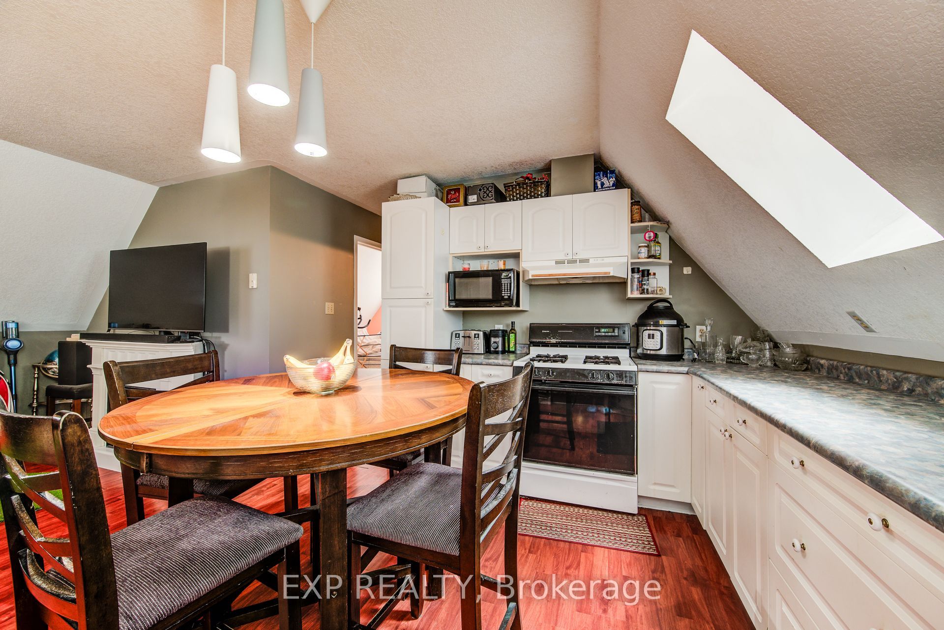 1023 Maple Leaf Street Property Photo 35