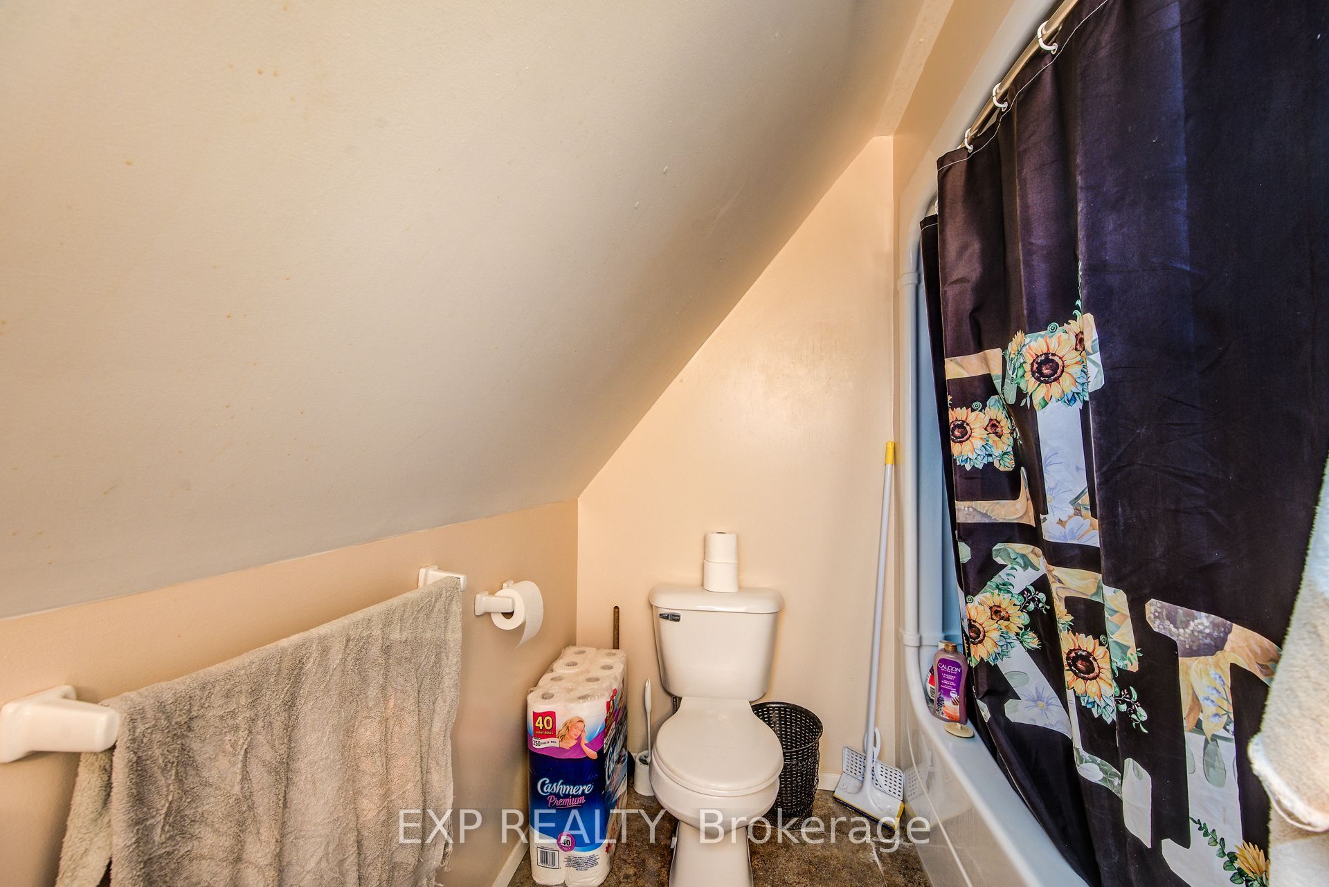 1023 Maple Leaf Street Property Photo 38