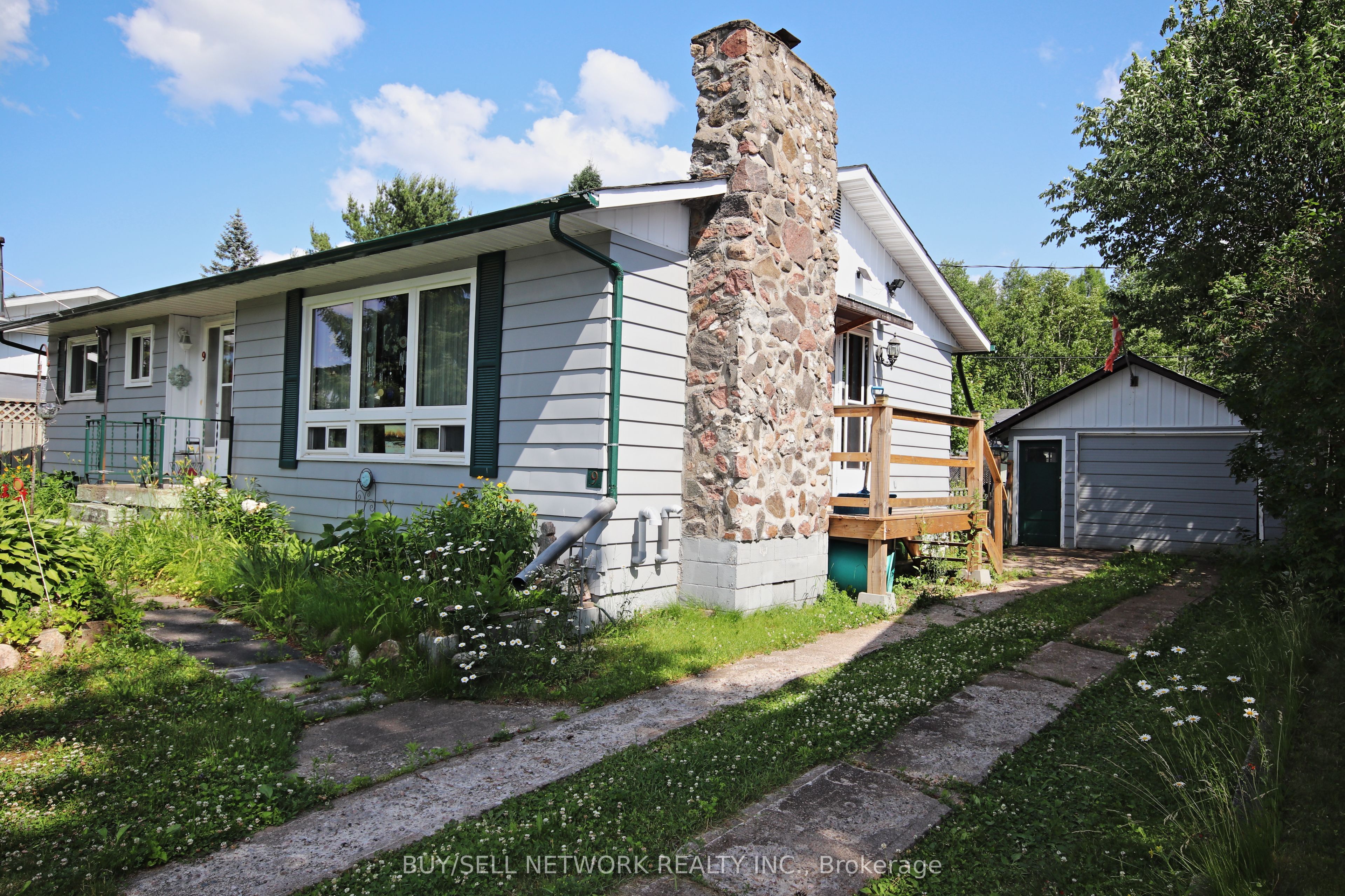 9 Hemlock Street Property Photo 1