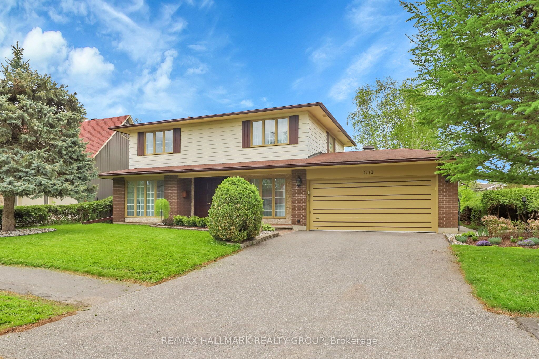 1712 Playfair Drive