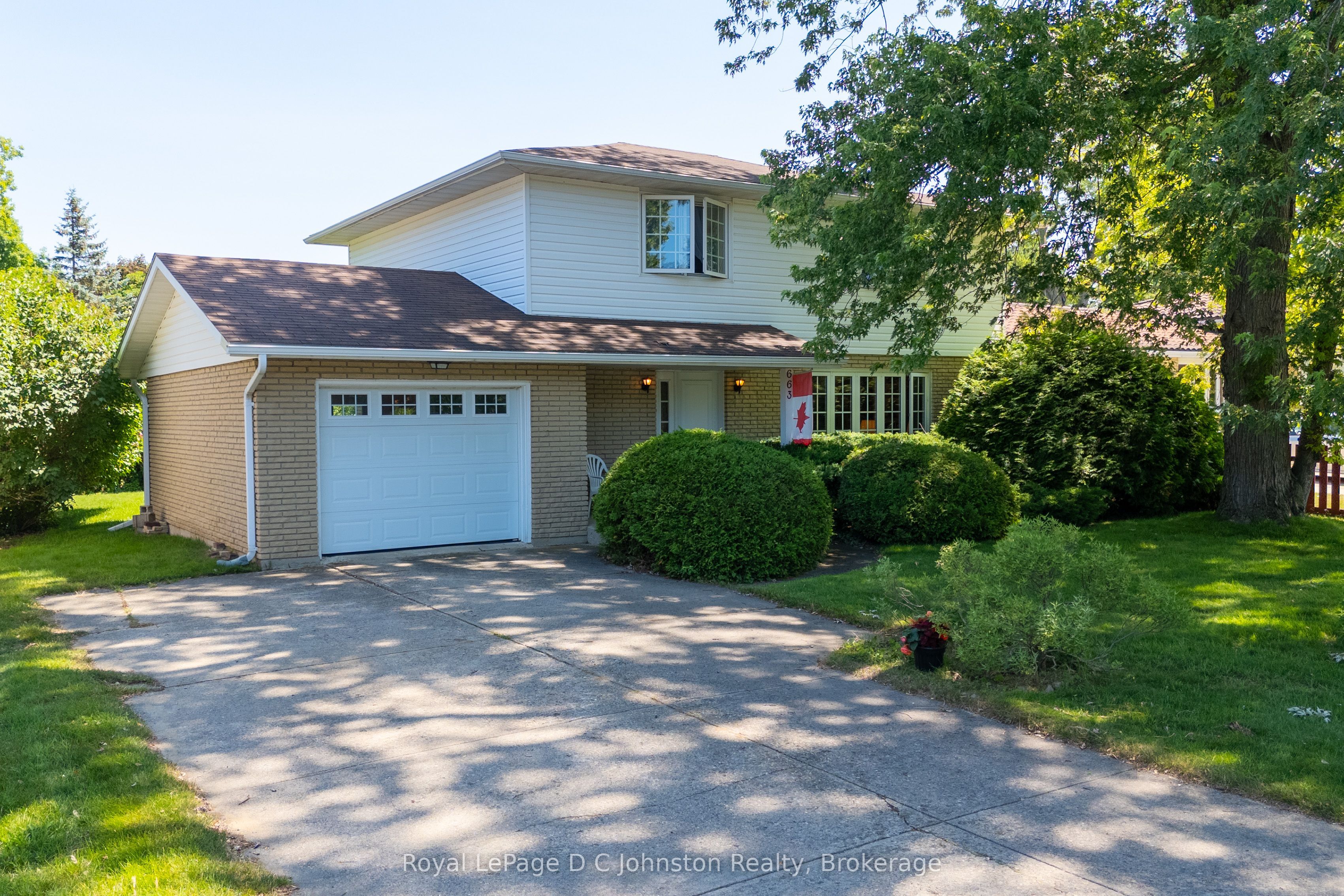 663 Pine Grove Drive Property Photo 1