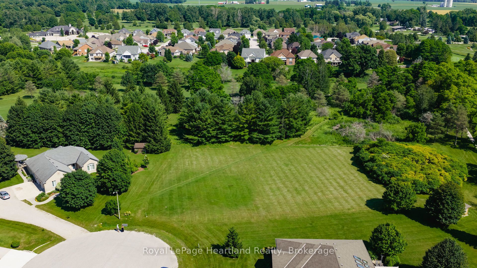 2 Fairway Road Property Photo 1
