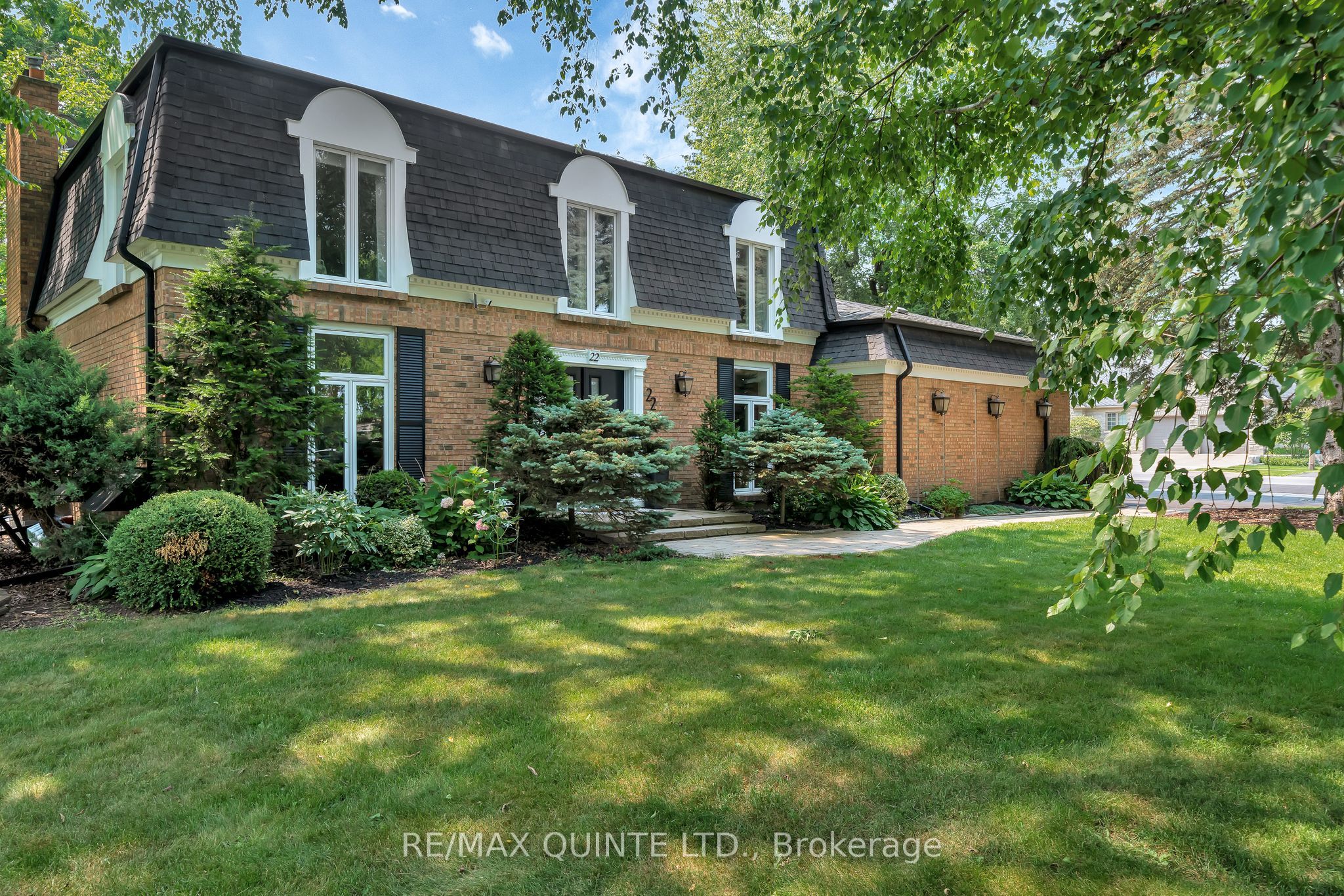 22 Forest Hill Crescent Property Photo 2