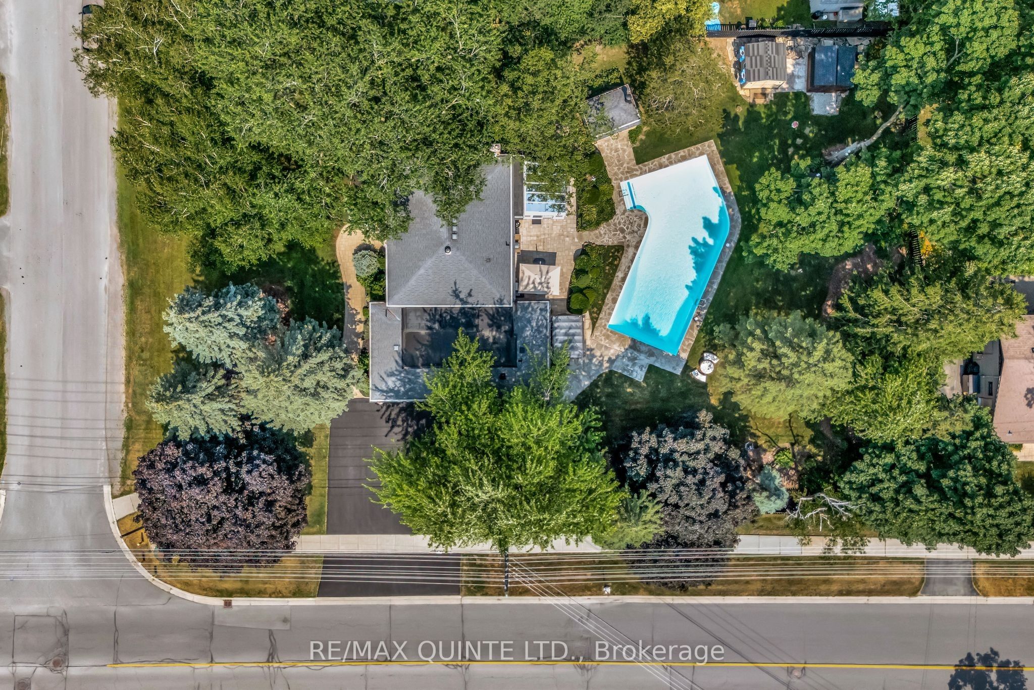 22 Forest Hill Crescent Property Photo 4