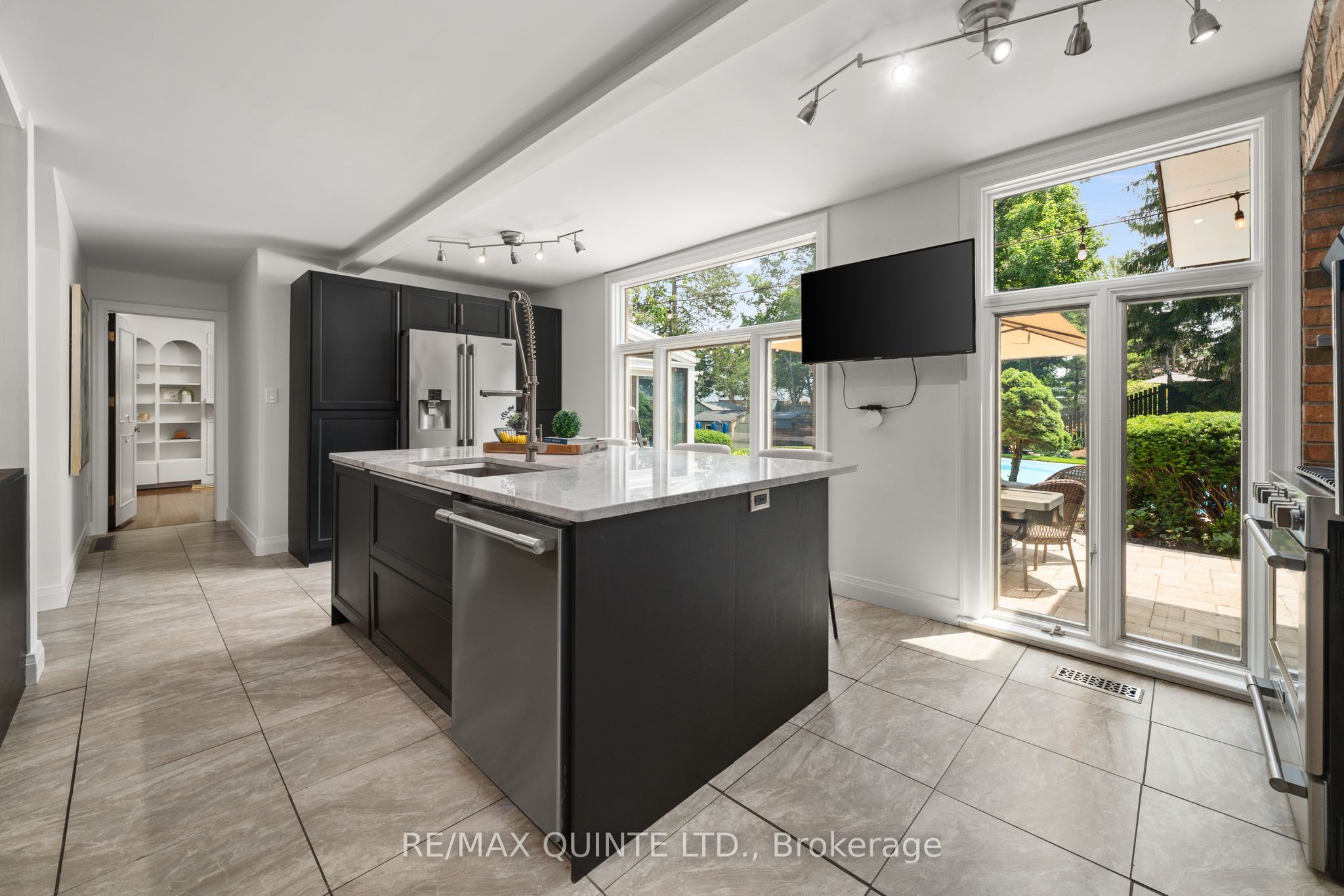 22 Forest Hill Crescent Property Photo 8