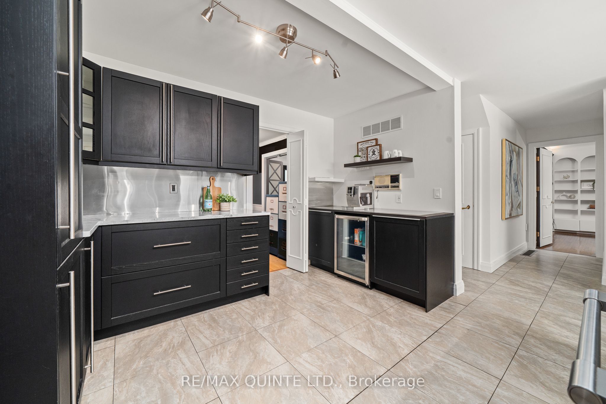 22 Forest Hill Crescent Property Photo 10