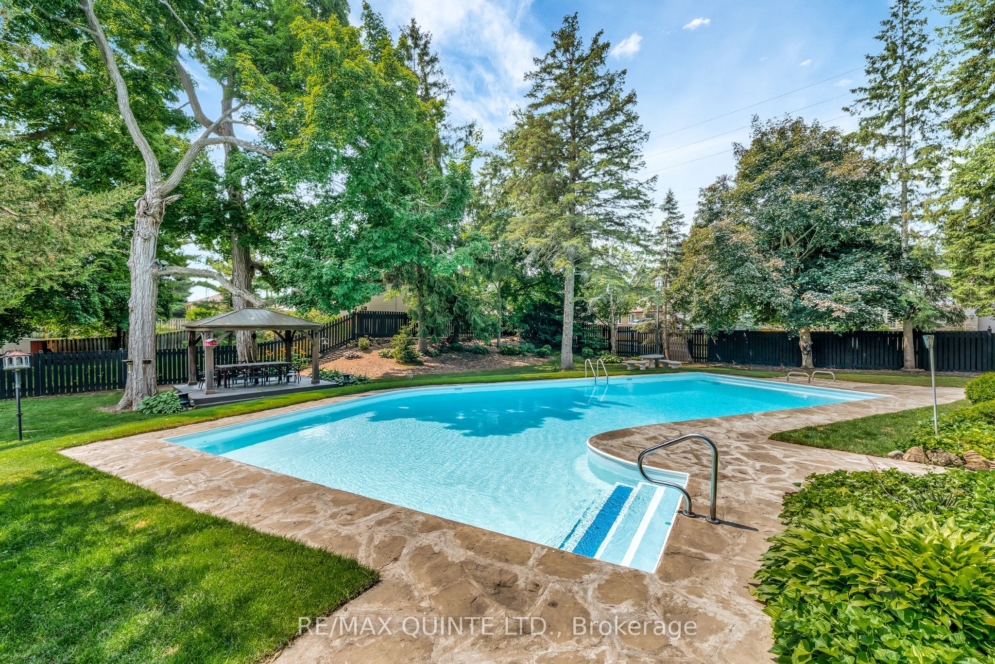 22 Forest Hill Crescent Property Photo 44