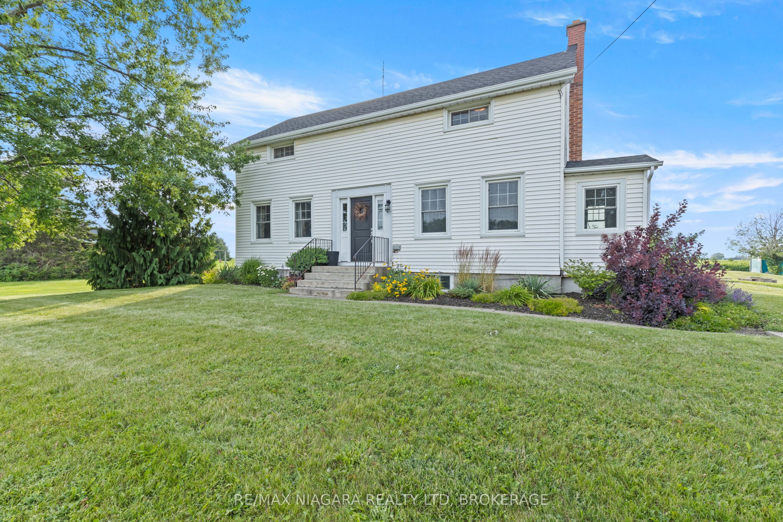 780 Niagara Stone Road Property Photo 1