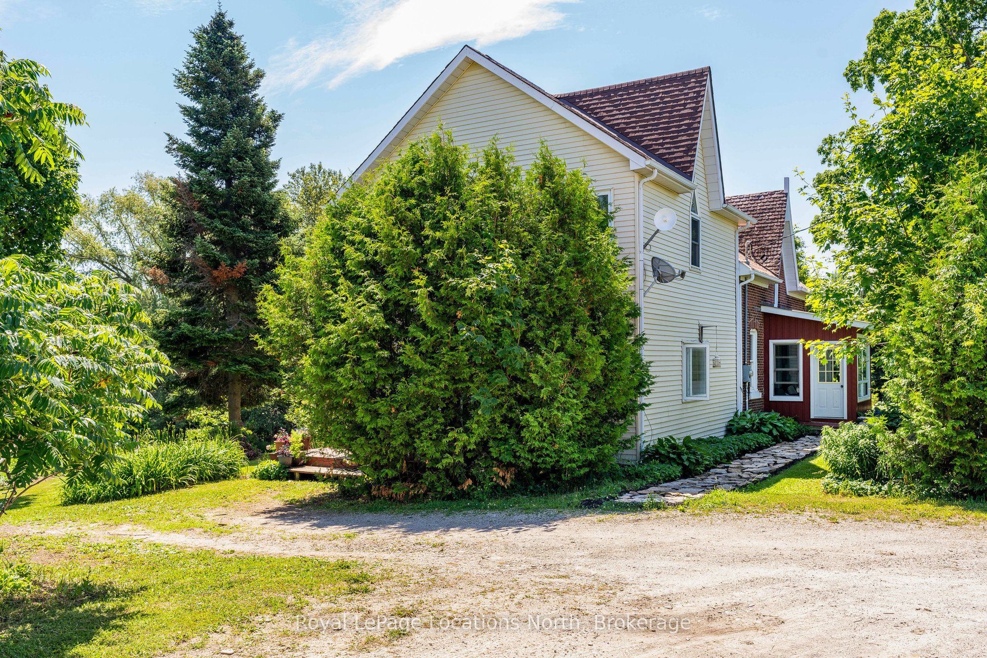 138237 Grey Road 112 Road Property Photo 1