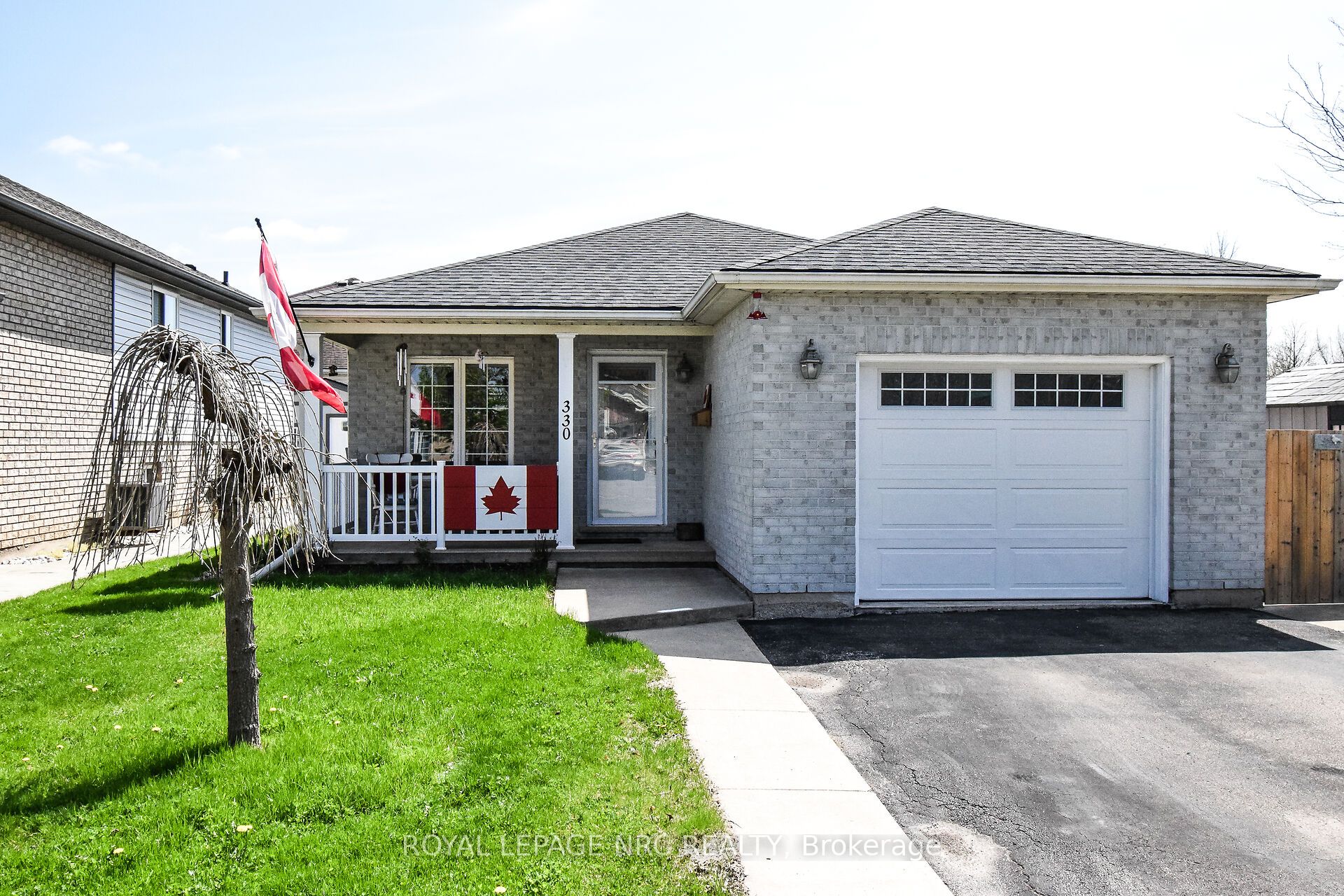 330 Autumn Cres Property Photo 1