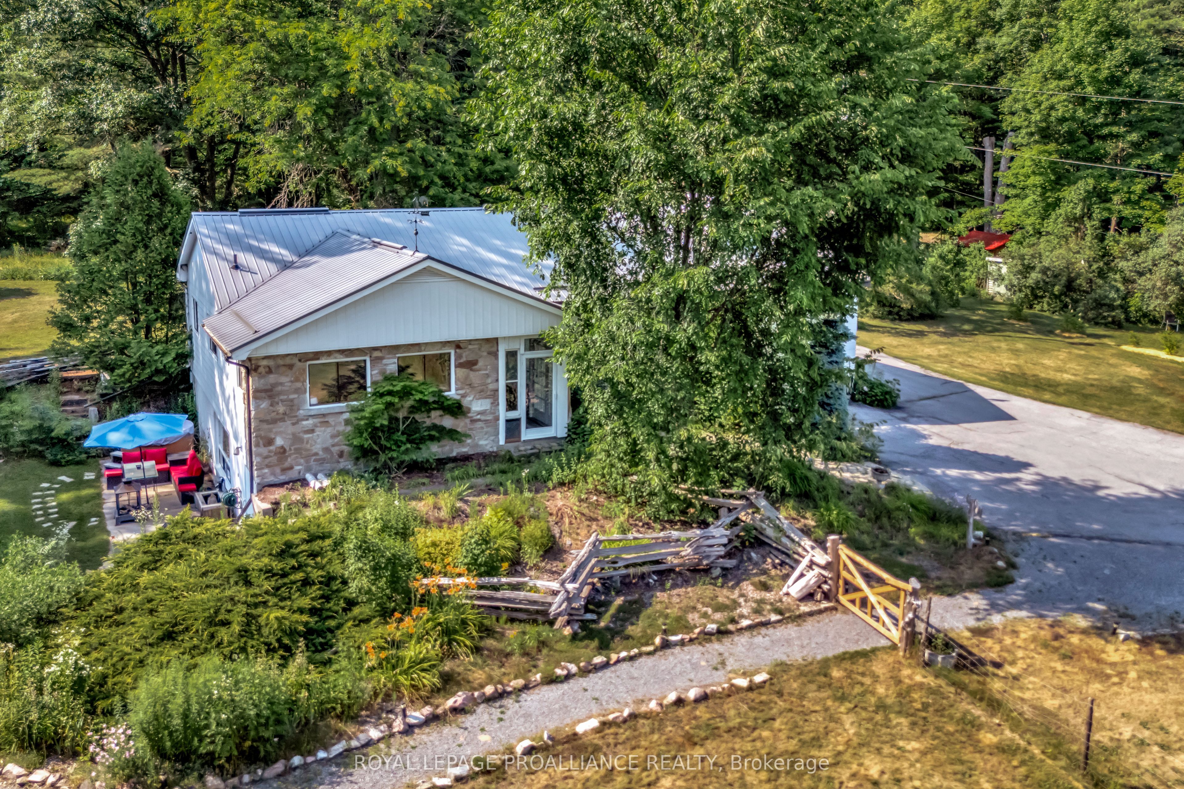 6647 Hwy 37 Property Photo 1