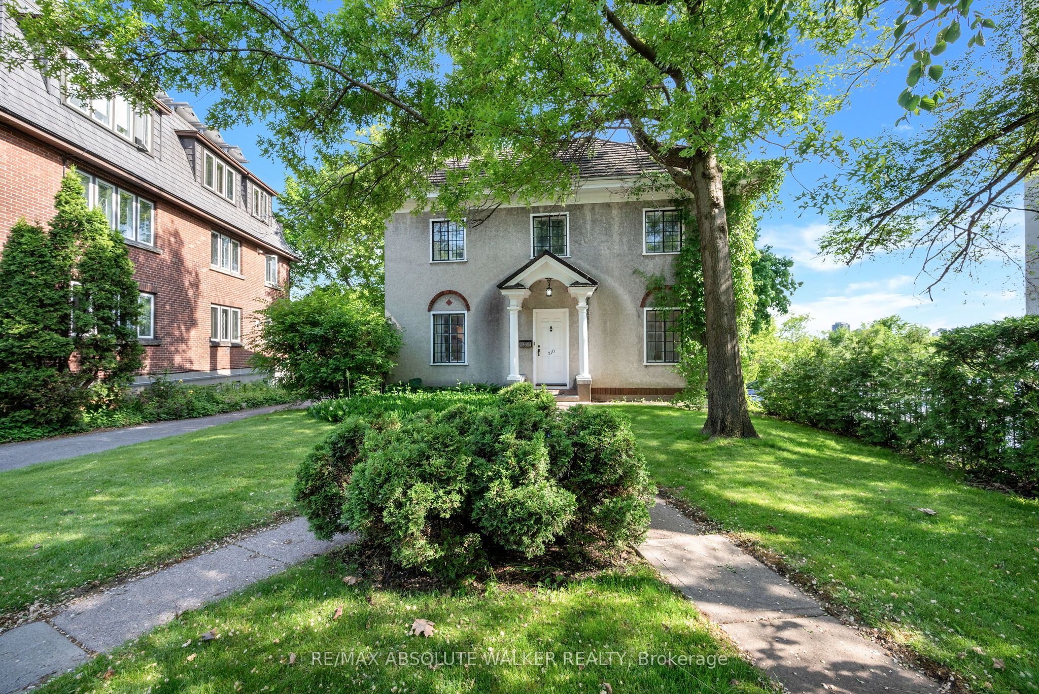 210 Rideau Terrace Property Photo 1