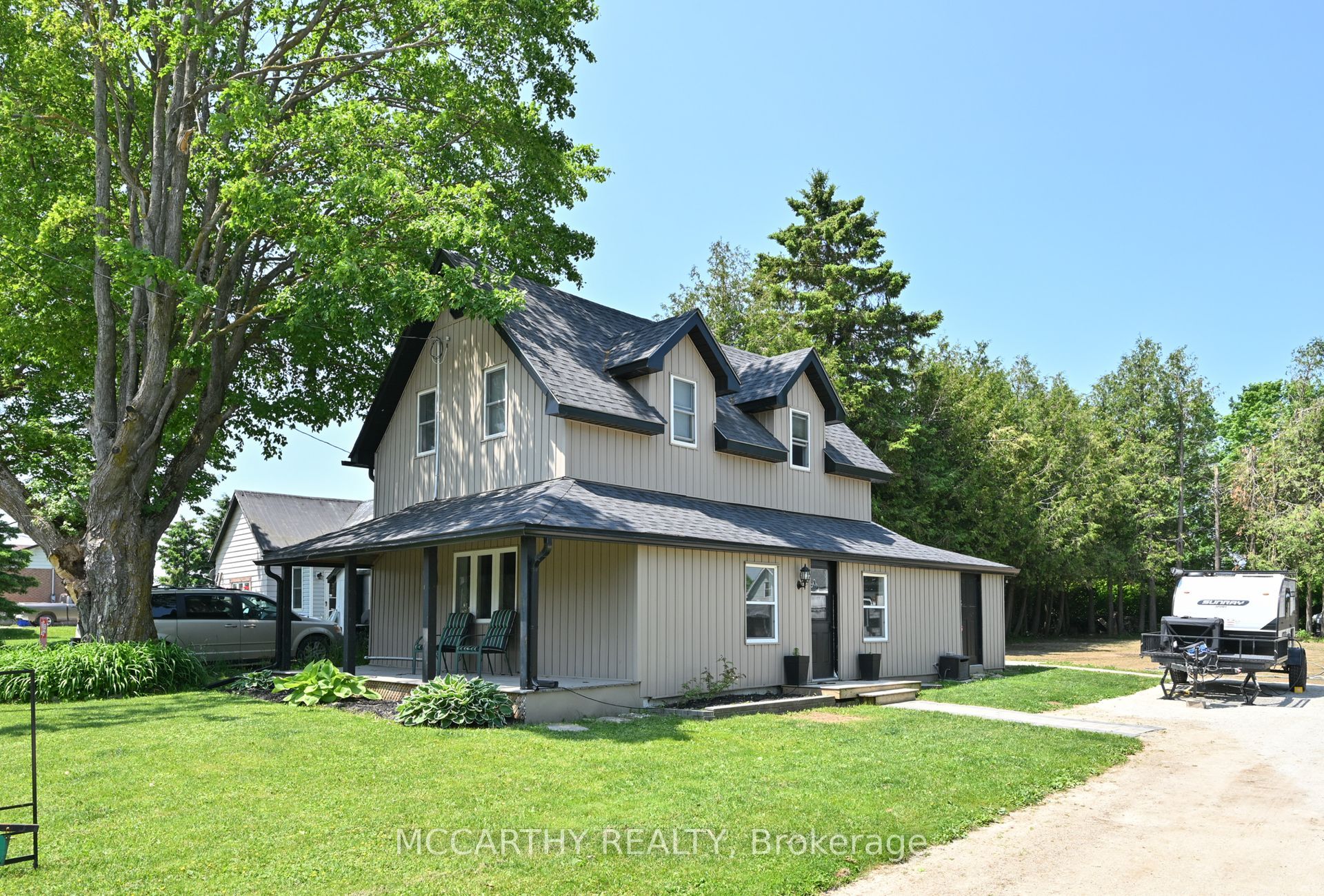 681141 260th Sideroad Property Photo 1