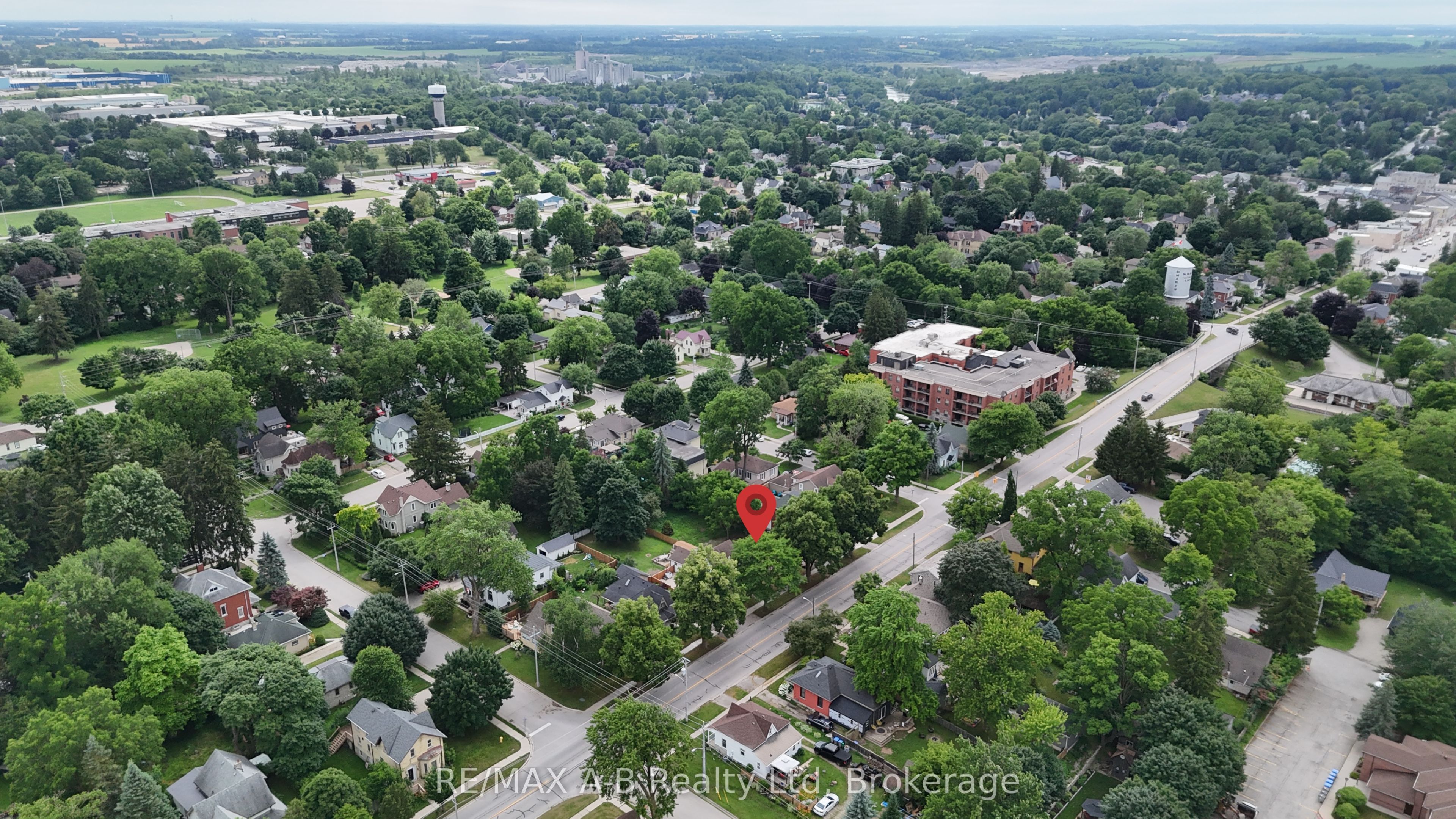 352 Queen Street E Property Photo 6