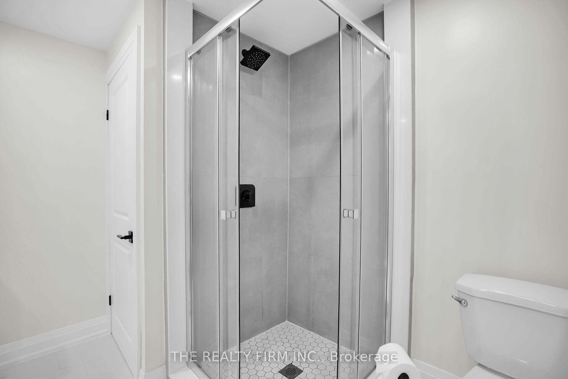 270 Highview Crescent Property Photo 30