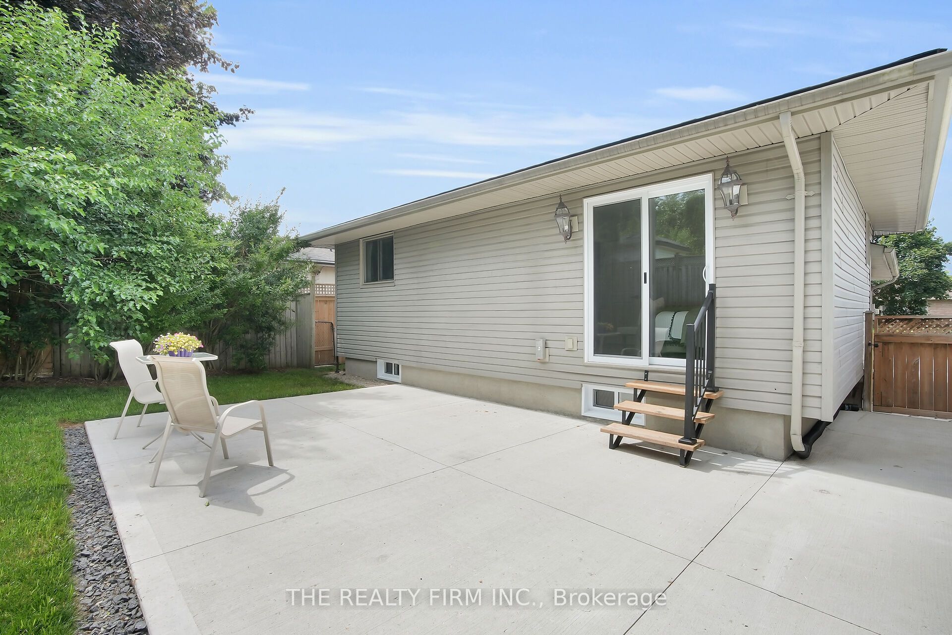 270 Highview Crescent Property Photo 34