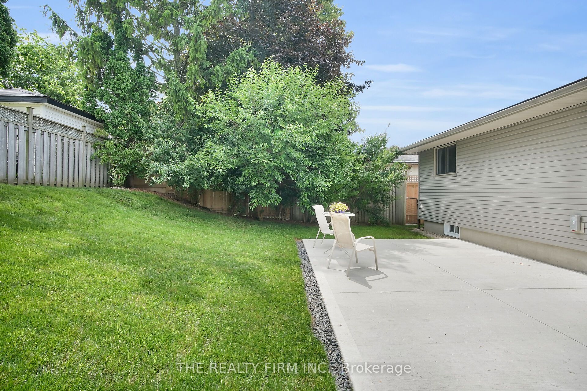270 Highview Crescent Property Photo 35