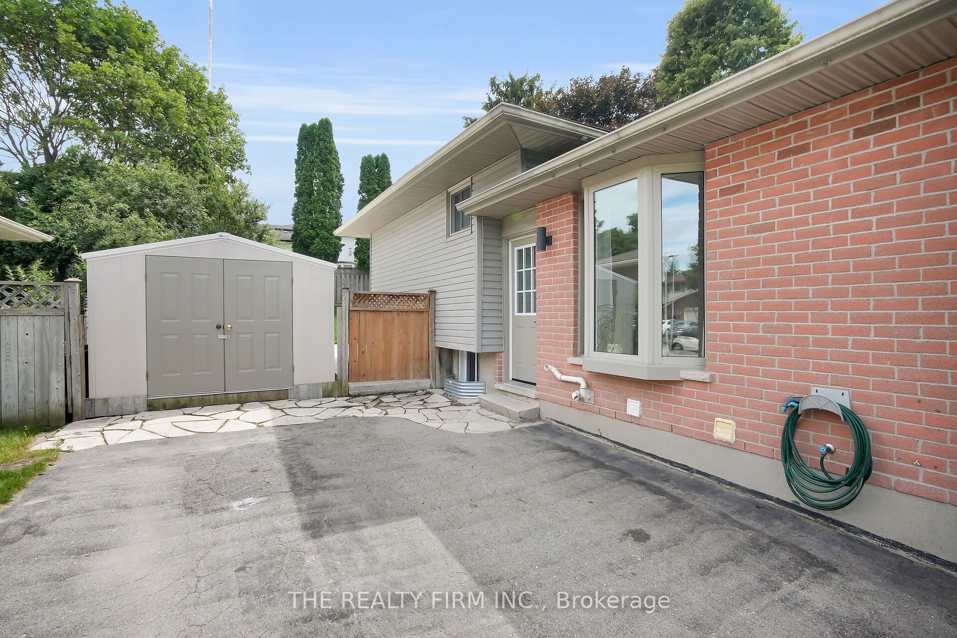 270 Highview Crescent Property Photo 38