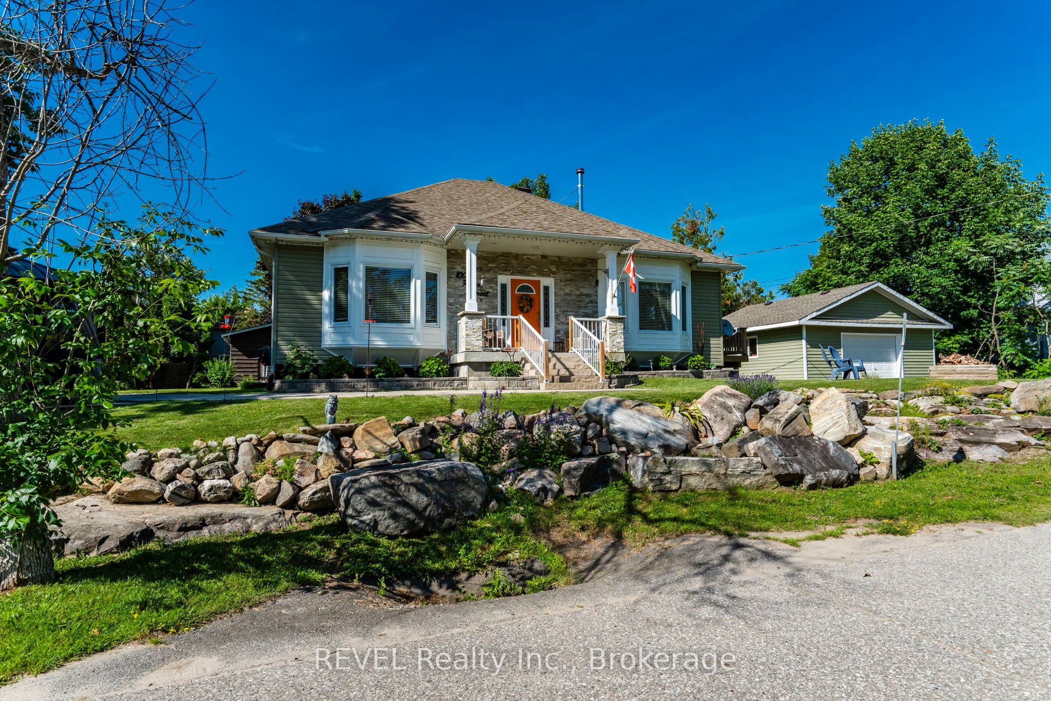 1006 River St Property Photo 1