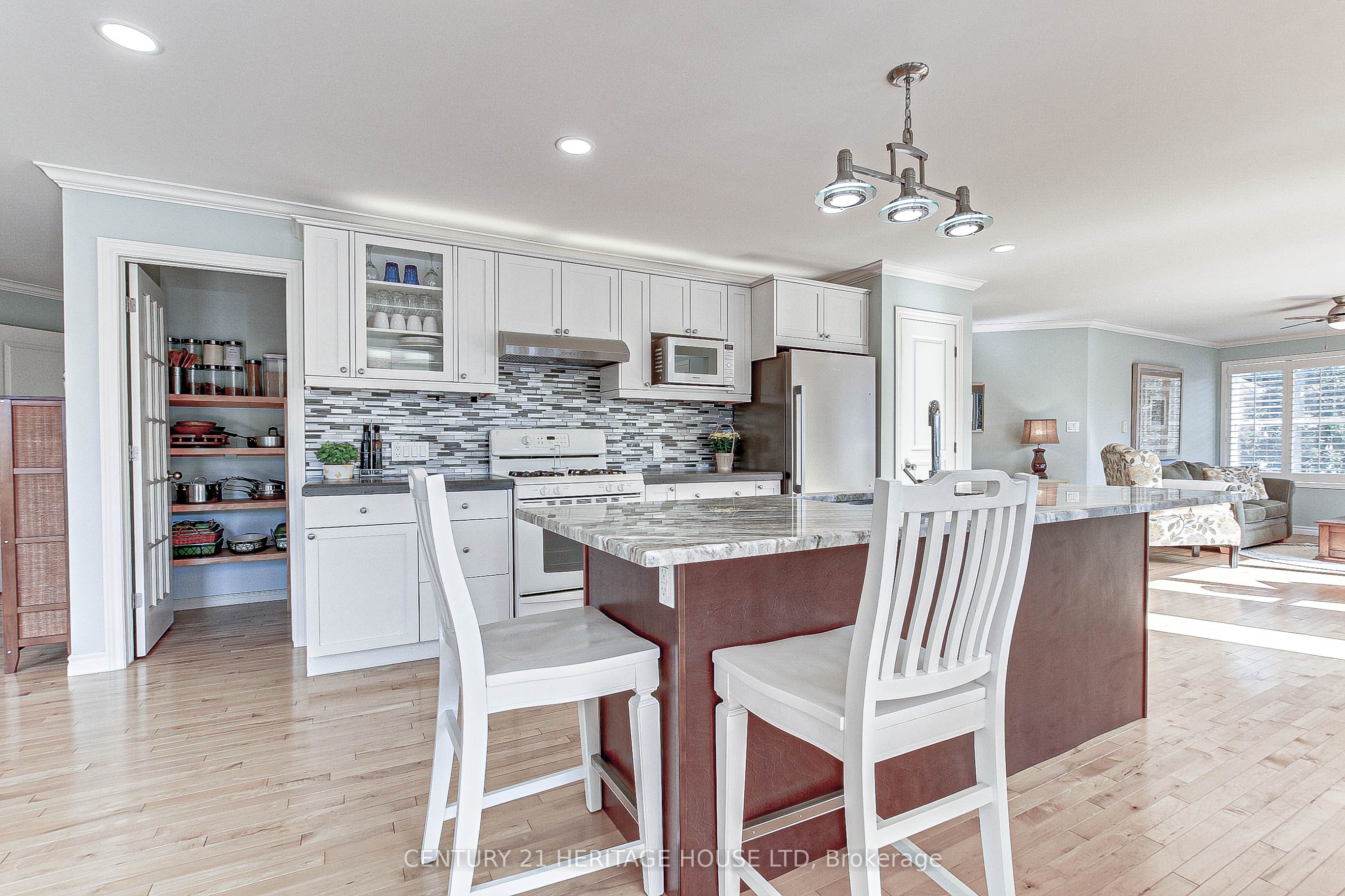 641 George Street Property Photo 18