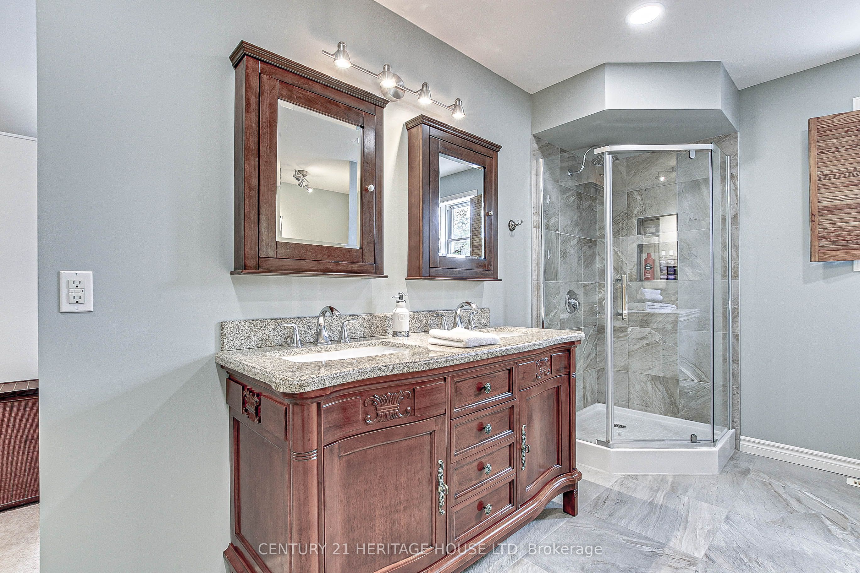 641 George Street Property Photo 24