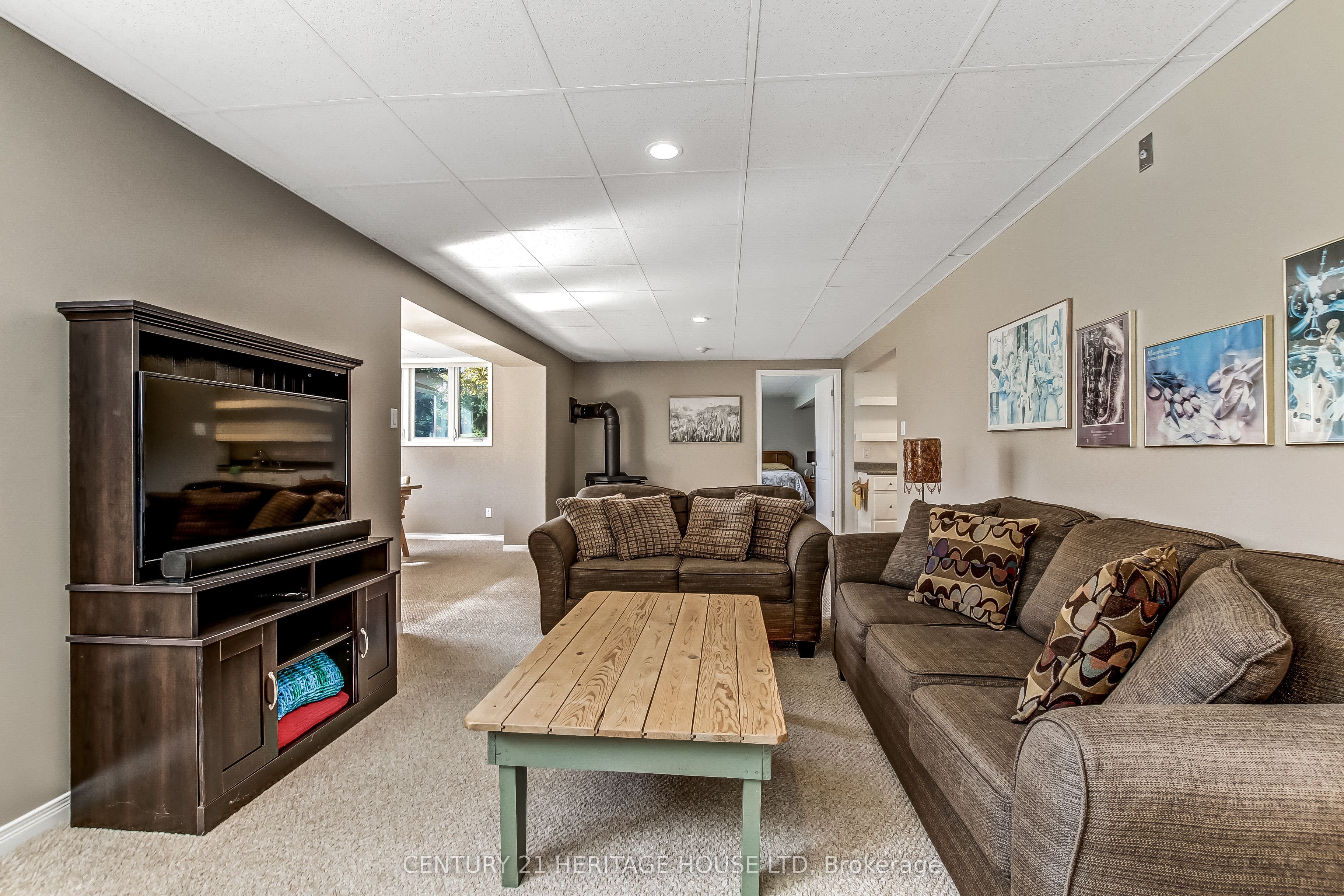 641 George Street Property Photo 32